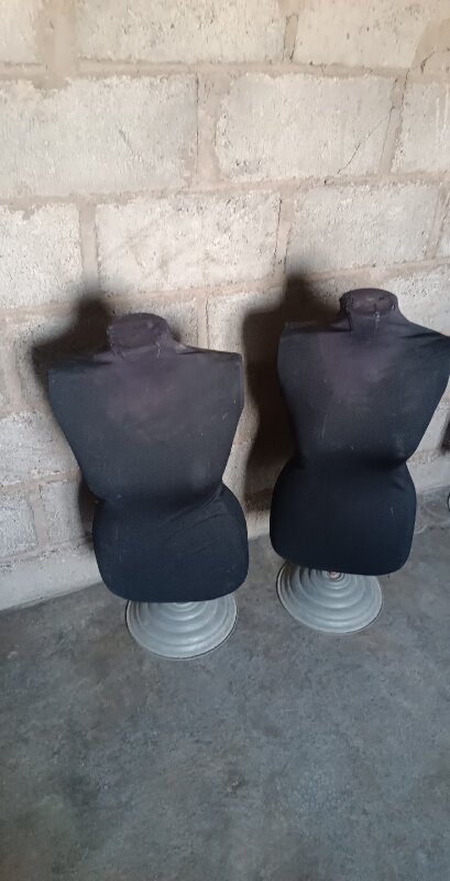 بلكنات بحاله ممتازه جدن تواجد ابو حمام العدد ربعه