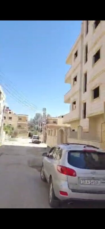 *جمعيات رصافة العمال**جمعية وسام أمية*شقة بلكون ثاني عظممساحة 130 مترواجهة حجر صناعيإطلالة وشارع عريض الاتجاه غربي شرقيوجيبة أمامية وخلفية ت — صورة 4
