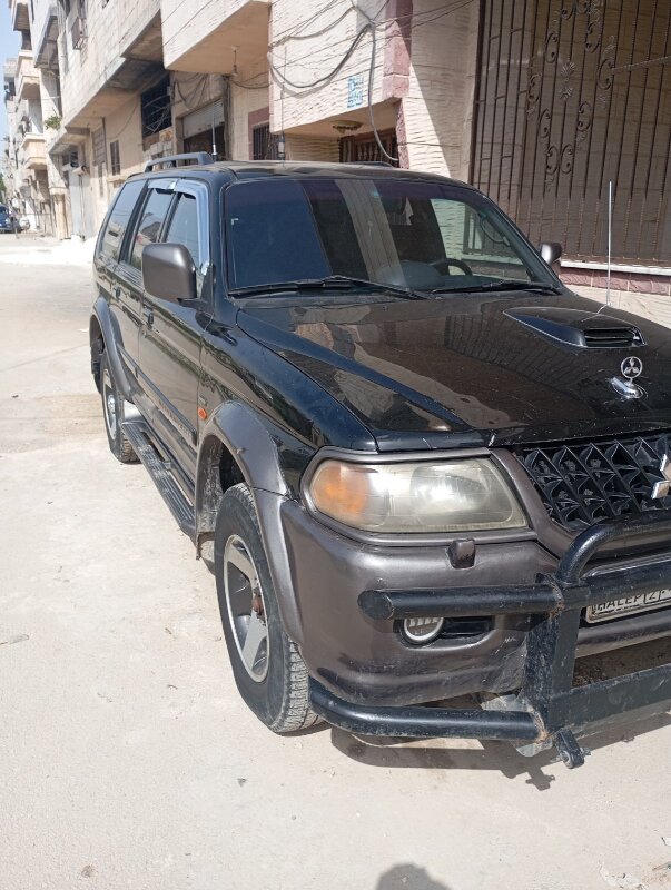 سياره باجيرو للبيع